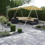 Няколко идеи от Semmelrock – как да придадете чар на градината semmelrock