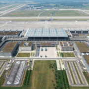 „Прокълнатото“ летище на Берлин се подготвя за откриването си