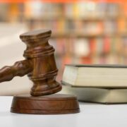 ВАС осъди НАП да плати над 300 хил. лв. на столичанин за незаконна продажба на имотите му продажба на имоти