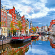 Повишение на наемите за студенти в Европа наеми