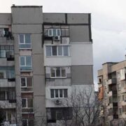 панелни жилища