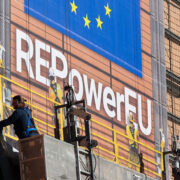 Министър Петкова: Многофамилните сгради в резерва за саниране, може да се финансират по REPowerEU REPowerEU