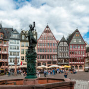 Рекорден спад в издадените разрешителни за строеж в Германия имотен пазар