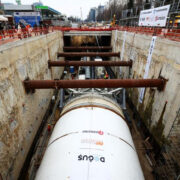 Пукнатини по сграда