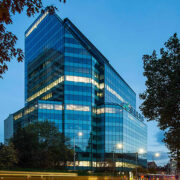 Eurobank придобива емблематичната офис сграда Telus Tower в София
